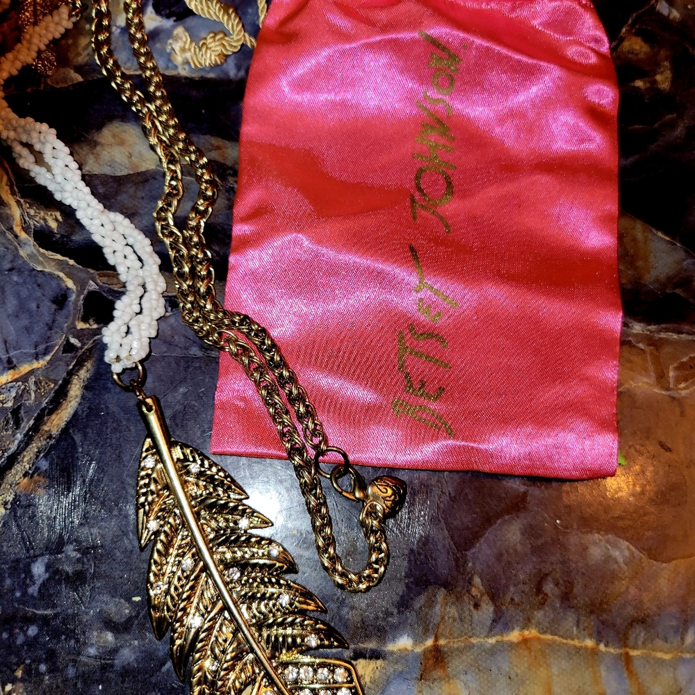 RARE Betsey Johnson Large Feather Statement Necklace